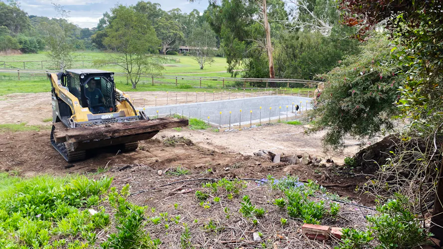 Hurstbridge, Melbourne property before being fully landscaped by Land Sculpture