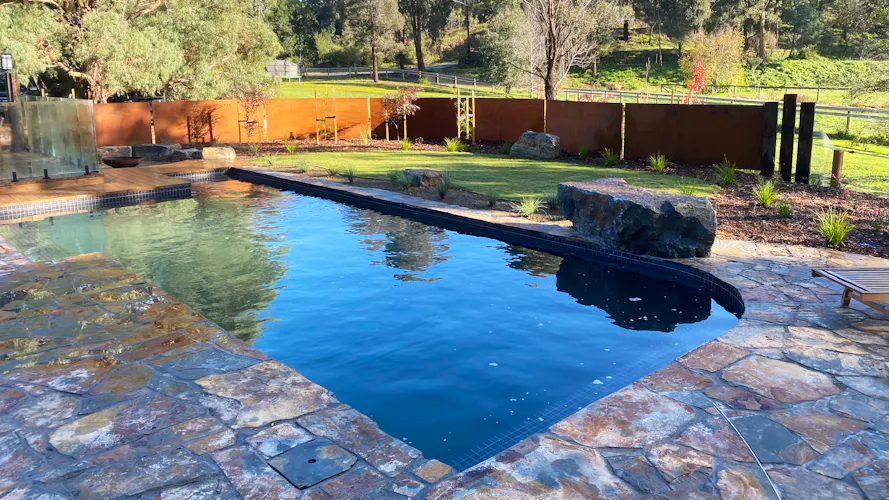 Hurstbridge, Melbourne luxury outdoor pool area fully landscaped by Land Sculpture